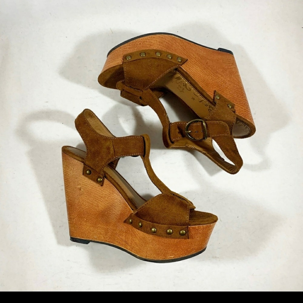 **BLACK PAIR LIKE THESE WANTED××